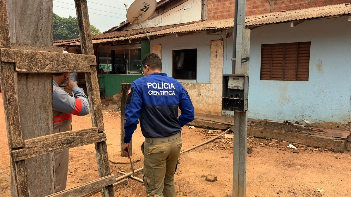 Responsável por restaurante é presa em flagrante por 'gato' de energia na BR-163, em Belterra