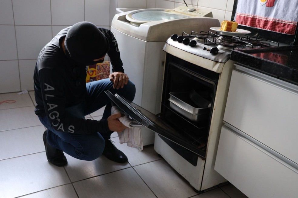 Operação Invoice, em Alagoas — Foto: Cluaudemir Mota