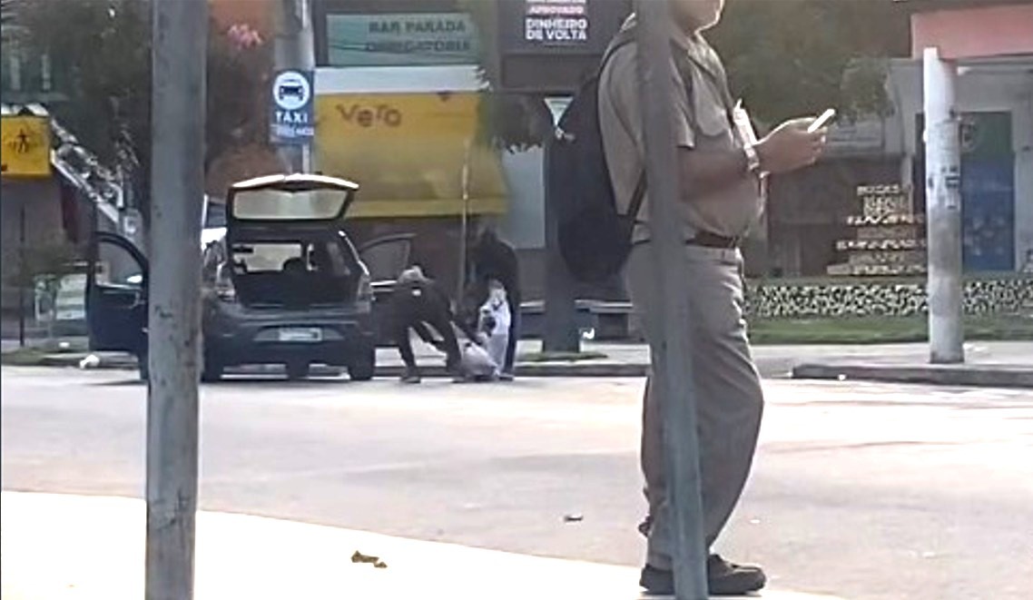 'Pegadinha' de suposto corpo sendo deixado na rua acaba em prisão, em Ipatinga; veja o vídeo 
