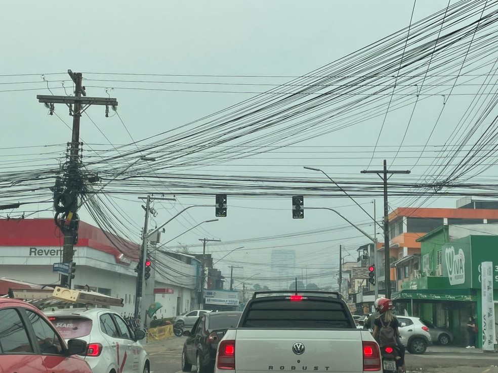 Fumaça de queimadas vista da Rua Emilio Moreira em Manaus — Foto: Matheus Castro/g1