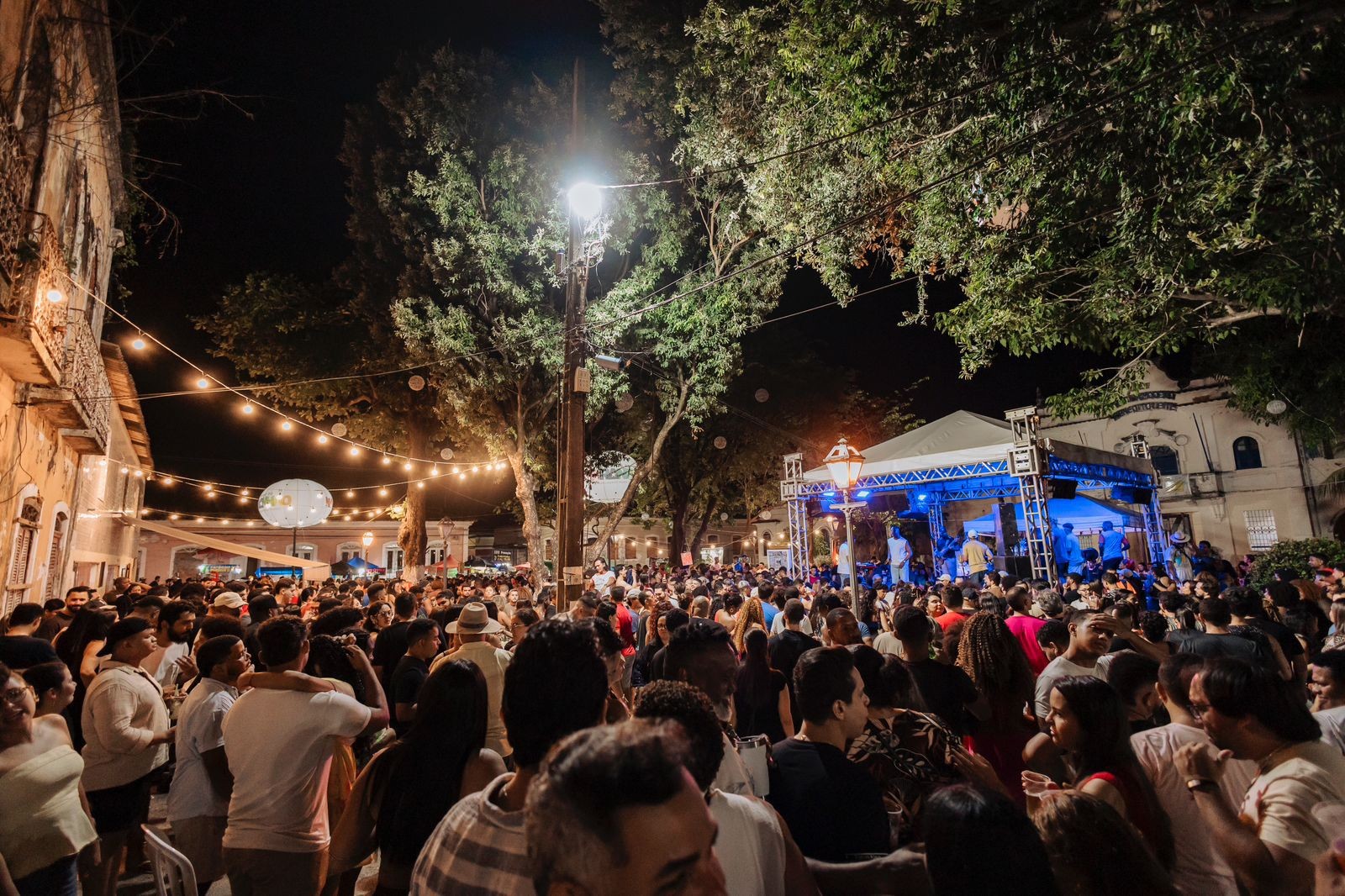 Tem Samba do Professor reúne atrações locais e show de Ju Diniz no Convento das Mercês, em São Luís