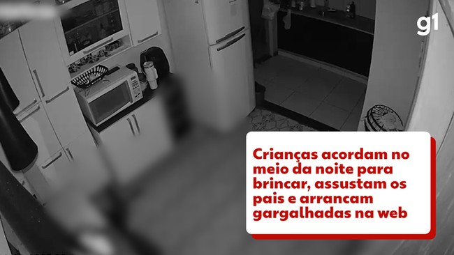 Crianças acordam no meio da noite para brincar, assustam os pais e arrancam gargalhadas