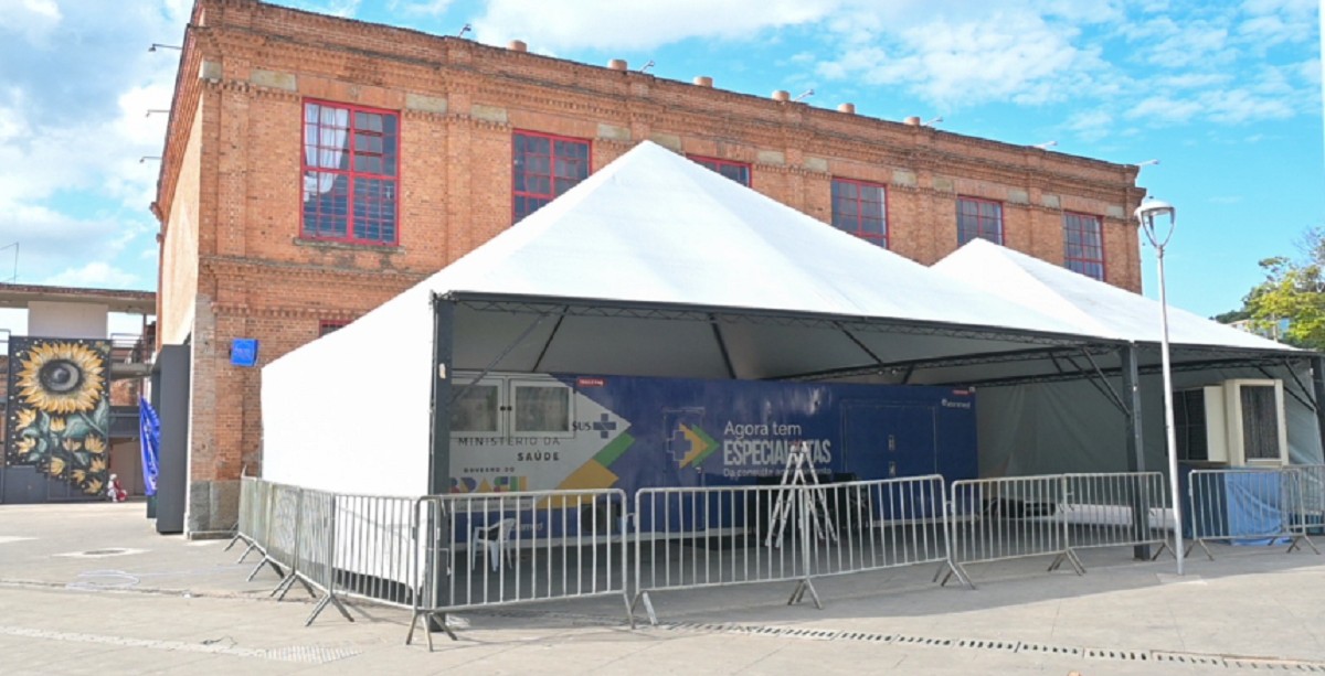 Carreta do programa 'Agora Tem Especialistas' realiza tomografias gratuitas após chuvas em Juiz de Fora