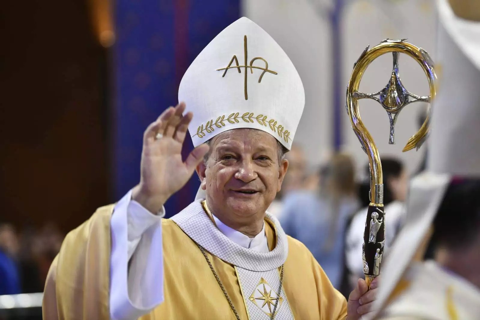 Arcebispo de Aparecida faz prece ao Papa Leão XIV em missa na véspera do Dia da Padroeira na Basílica: 'vamos rezar'