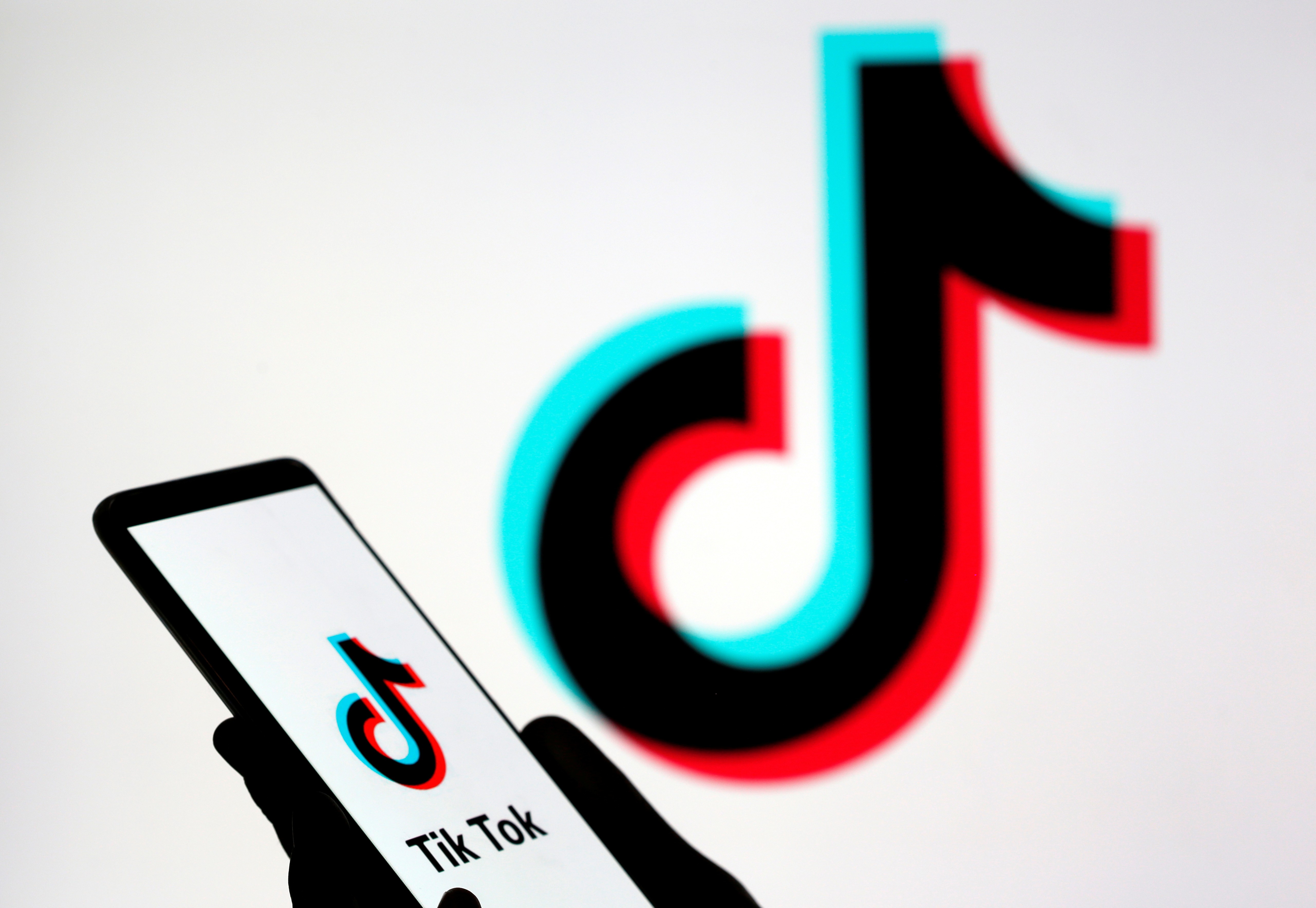 TikTok é multado em R$ 3,4 bilhões na UE por transferir dados de usuários para a China