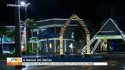 Moradores de Pium comemoram a chegada do Natal com muitas luzes