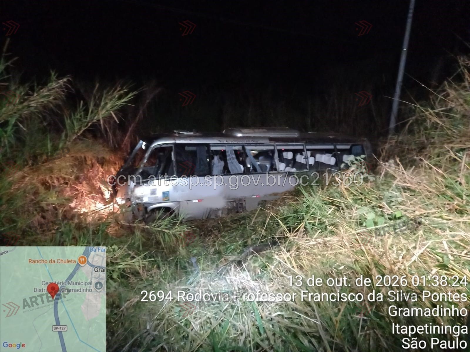 Micro-ônibus capota em rodovia de SP e deixa ao menos 3 mortos