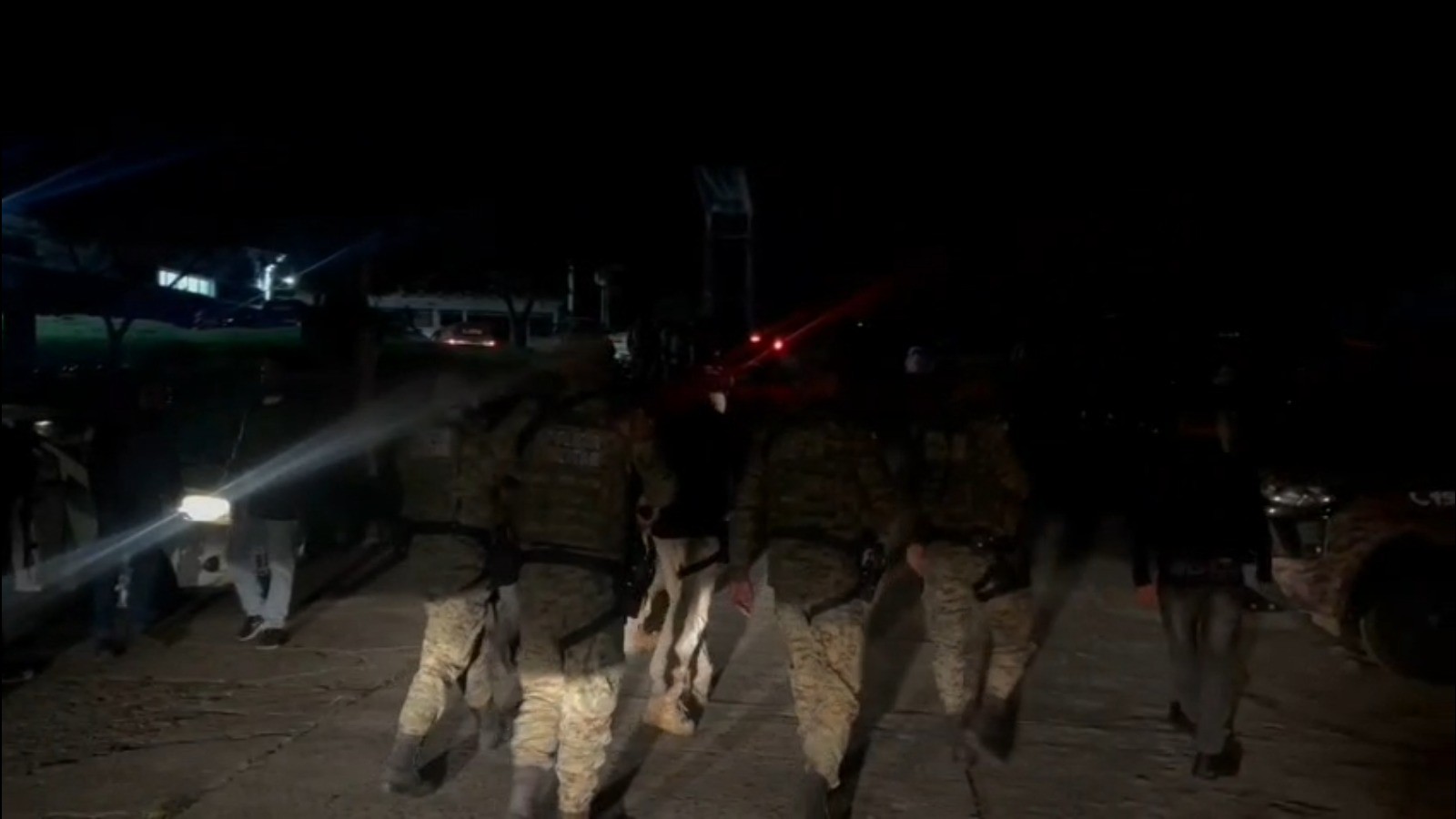 Vinte pessoas são presas em operação contra tráfico de drogas e mortes violentas na BA; vereador alvo foi encontrado com R$ 130 mil