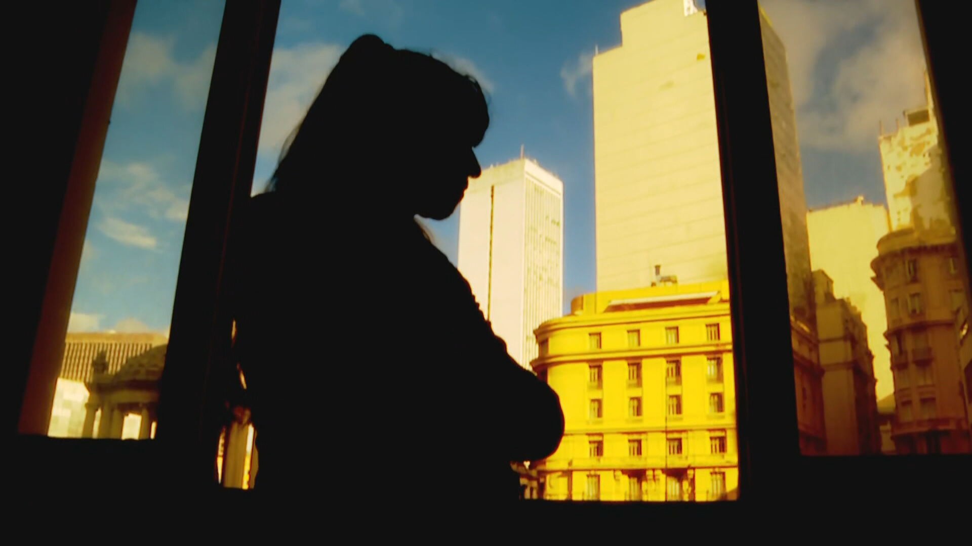 'Eu só quero que eles paguem', diz mãe de vítima de estupro coletivo sobre suspeitos 