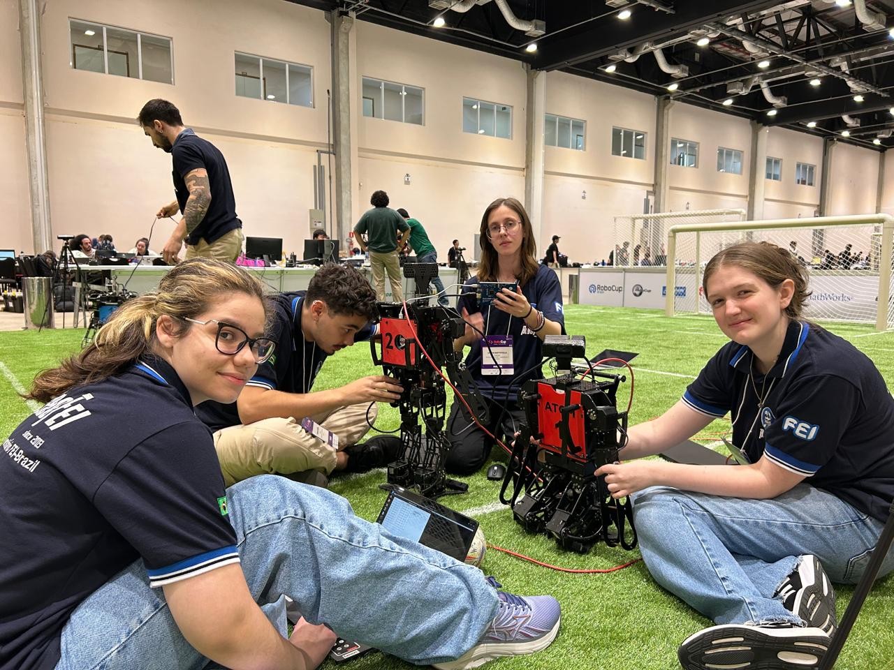 Além do Brasil, equipes de mais 39 países competem na RoboCup — Foto: Mateus Xavier/g1 BA