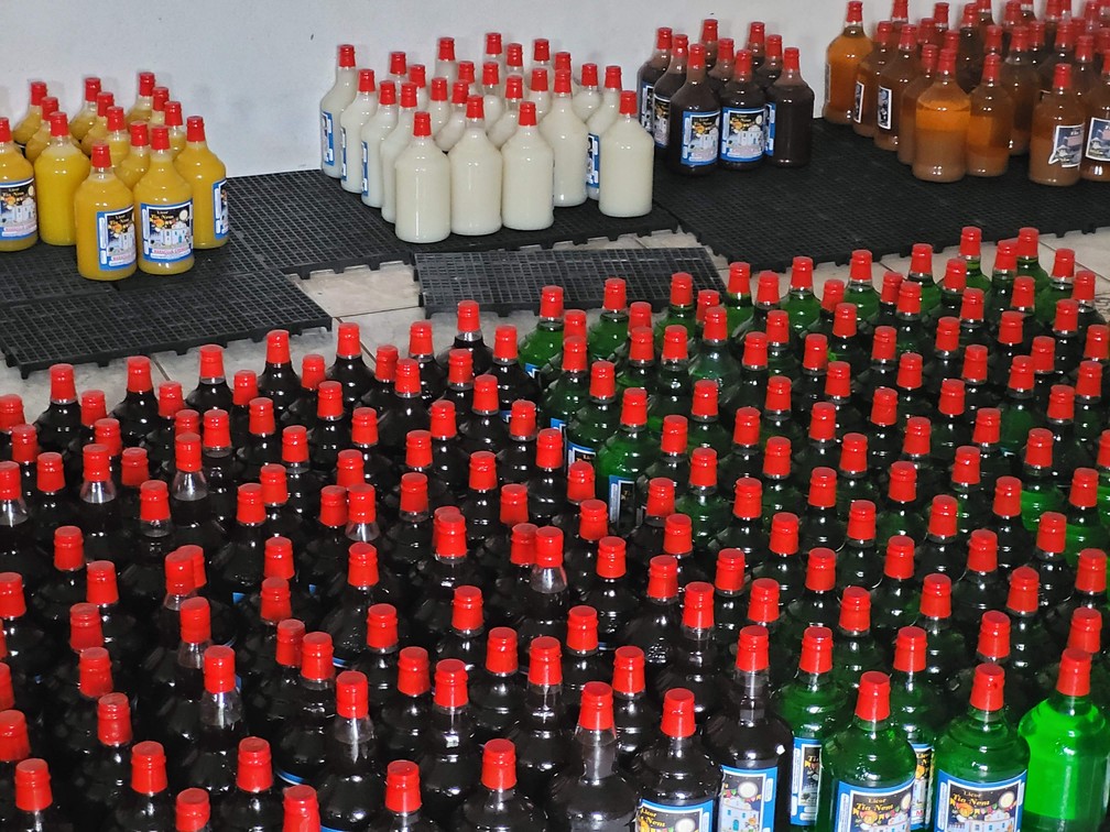 Produção dos licores é marca registrada da cidade baiana de Cachoeira — Foto: Eric Luis Carvalho/g1