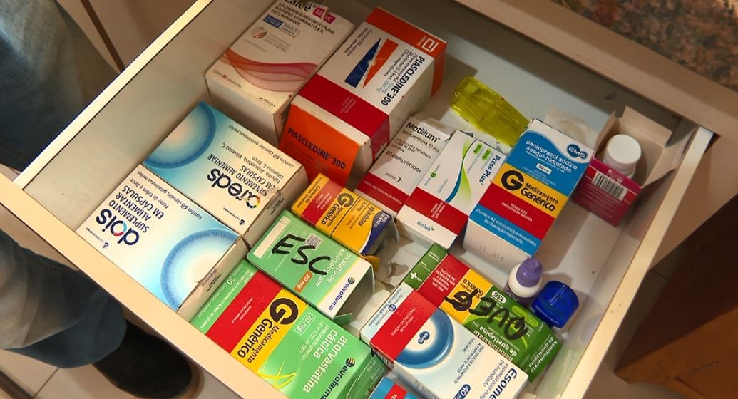 Falta de remédios nas farmácias de alto custo preocupa pacientes em São Carlos e região: 'é nosso direito'