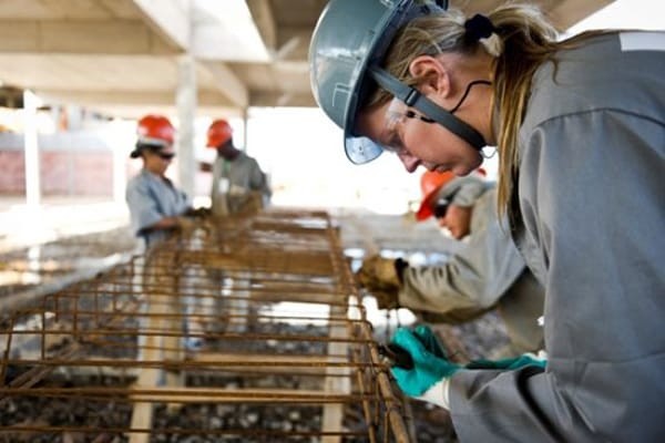 Caravana percorre Sol Nascente, no DF, com cursos gratuitos de capacitação para mulheres 