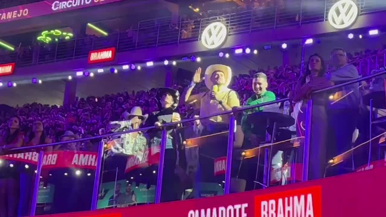Ana Castela curte show de Bruno & Marrone em camarote na Festa do Peão de Barretos 2025