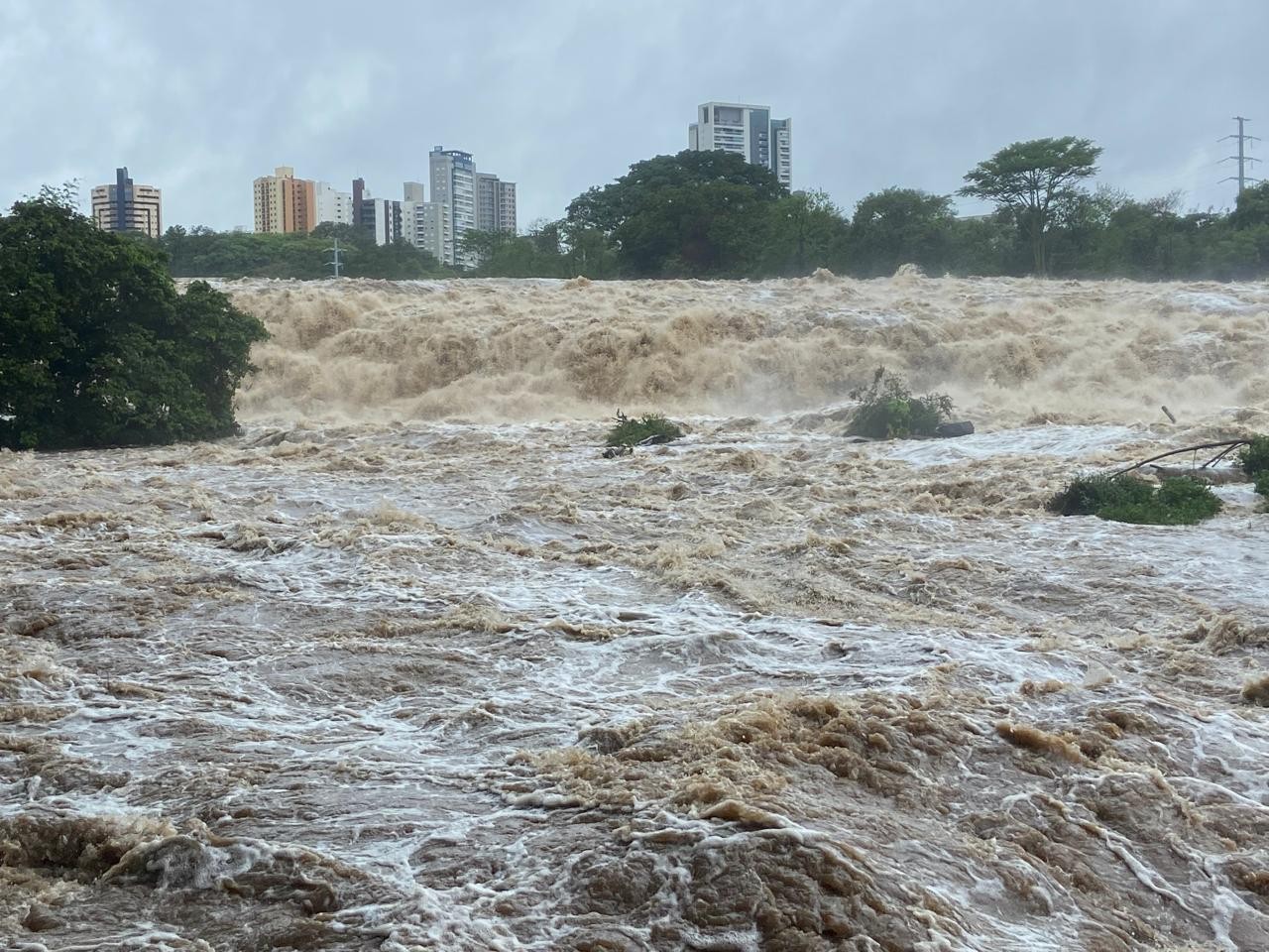 Chuvas fazem nível e vazão do Rio Piracicaba superarem média de novembro em três dias 