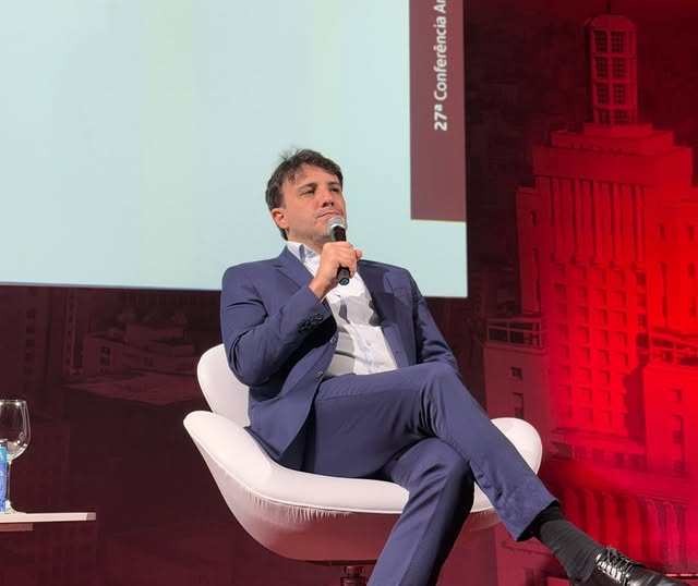 Renan diz que acabar com 6x1 é 'maluquice', afirma que CLT 'já era' e defende fim da Justiça do Trabalho