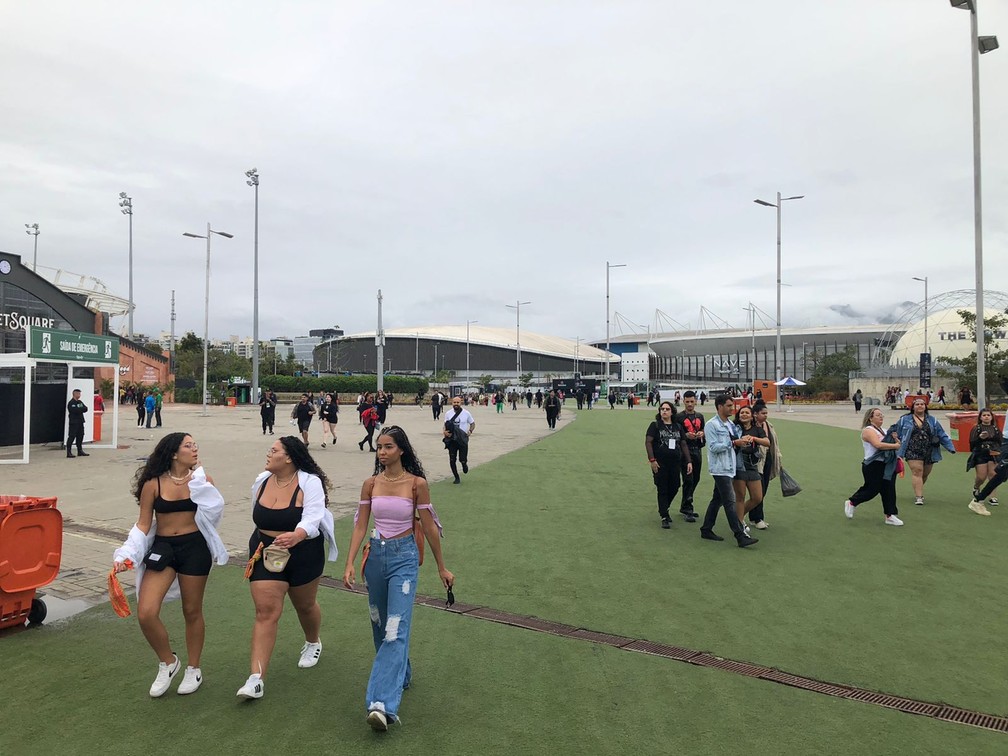 Público chega ao Rock in Rio para o terceiro dia de festival — Foto: Carlos Brit / g1