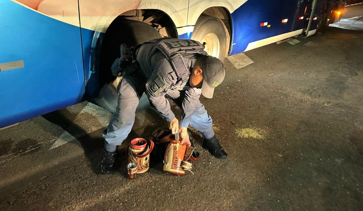 Polícia descobre cocaína escondida em garrafa térmica e prende boliviano em Presidente Prudente