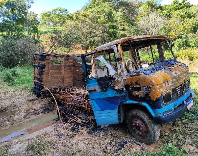 Caminhoneiro encontrado morto em Santo Antônio do Monte foi vítima de latrocínio e trio suspeito é preso