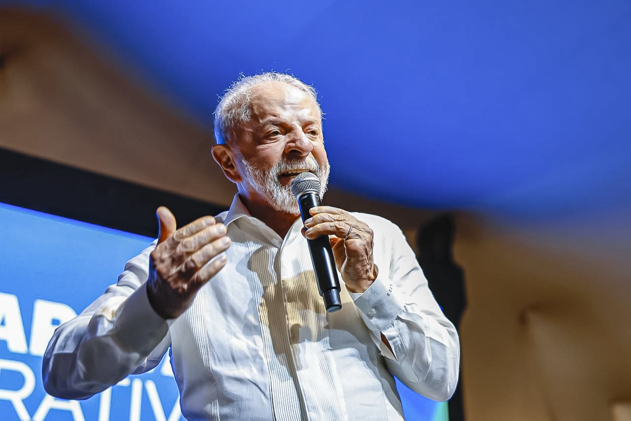 Lula diz que Trump 'não pode ficar ameaçando outros países com guerra o tempo todo'