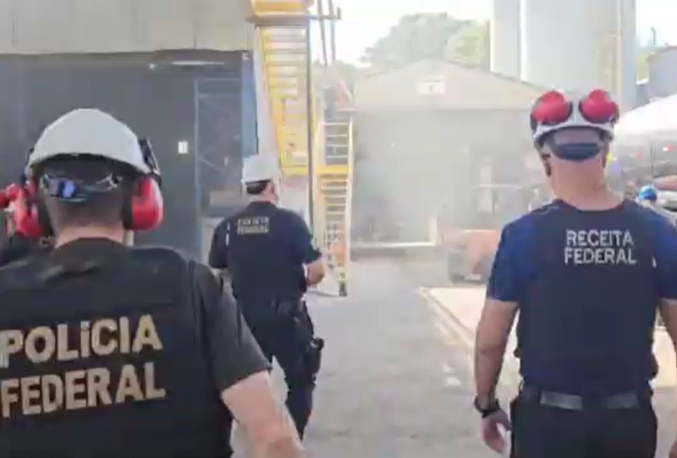 Força-tarefa ocorre em 24 empresas do setor sucroalcooleiro, importadores e distribuidores de metanol. — Foto: Receita Federal