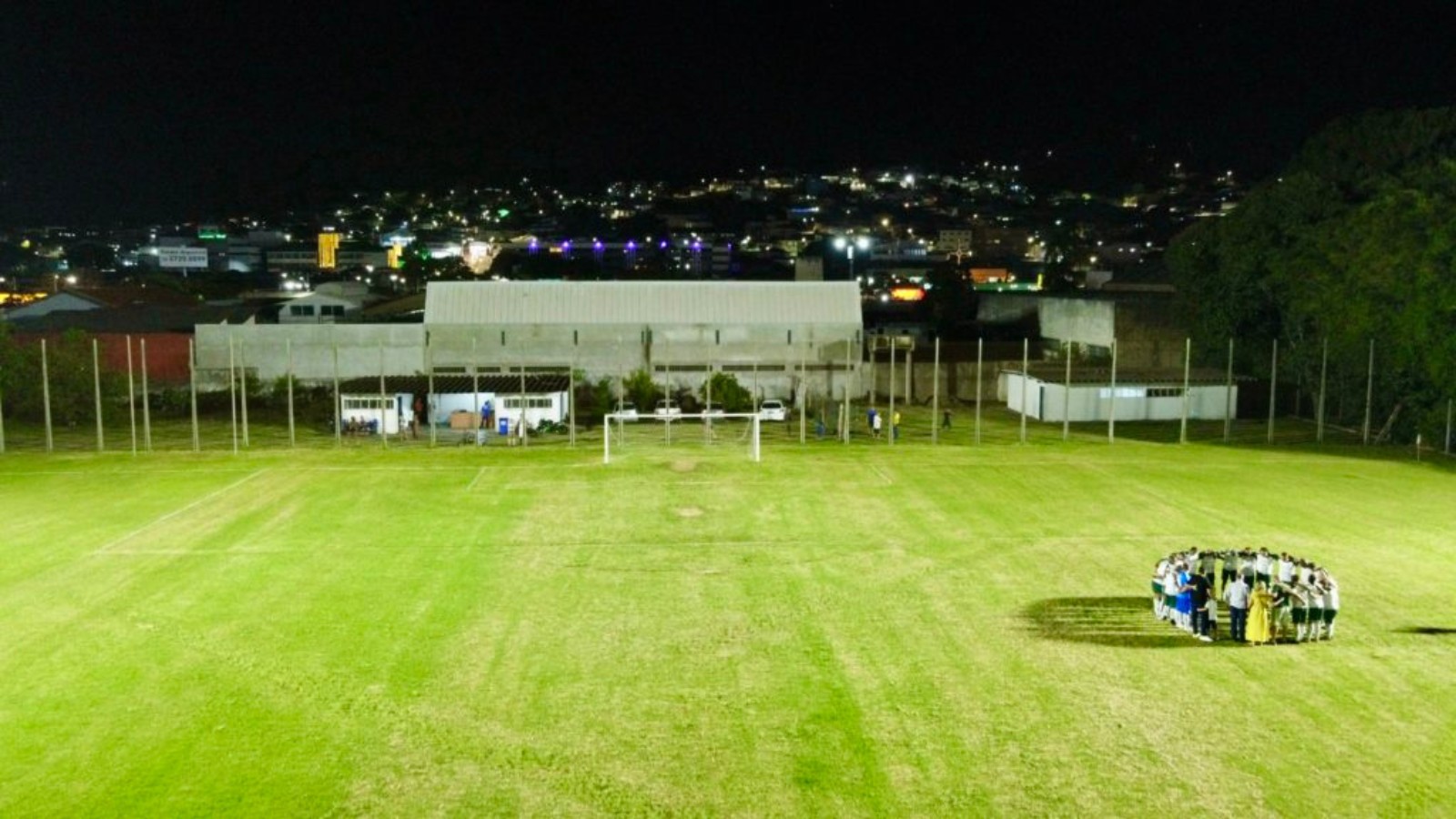 Prefeitura anuncia melhorias em espaços esportivos de Poços