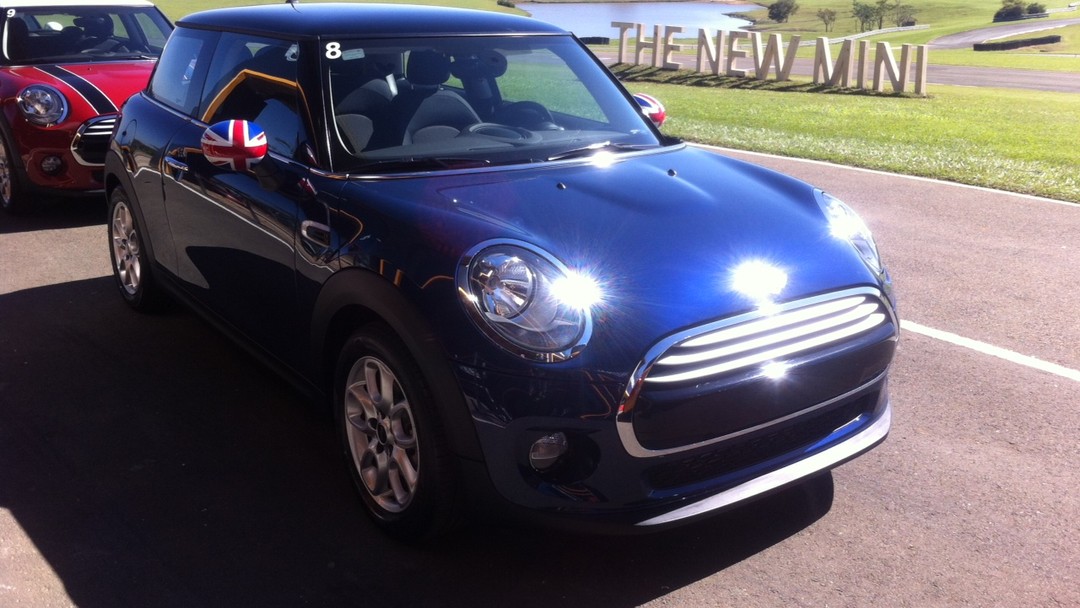 G1 > Carros - NOTÍCIAS - G1 andou no compacto premium inglês MINI Cooper