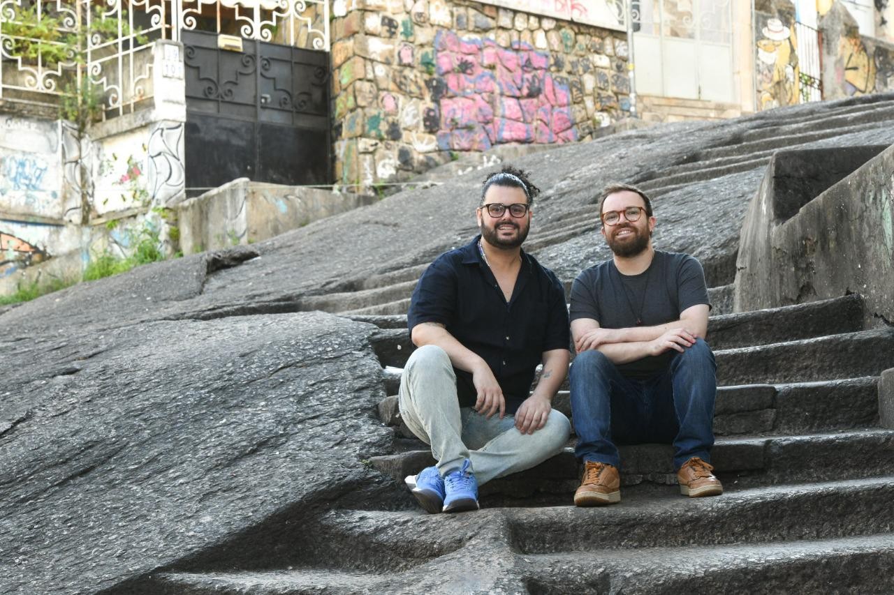 Unidos de Vila Isabel promove roda de samba e cortejo na Pedra do Sal para lançamento do enredo de 2026