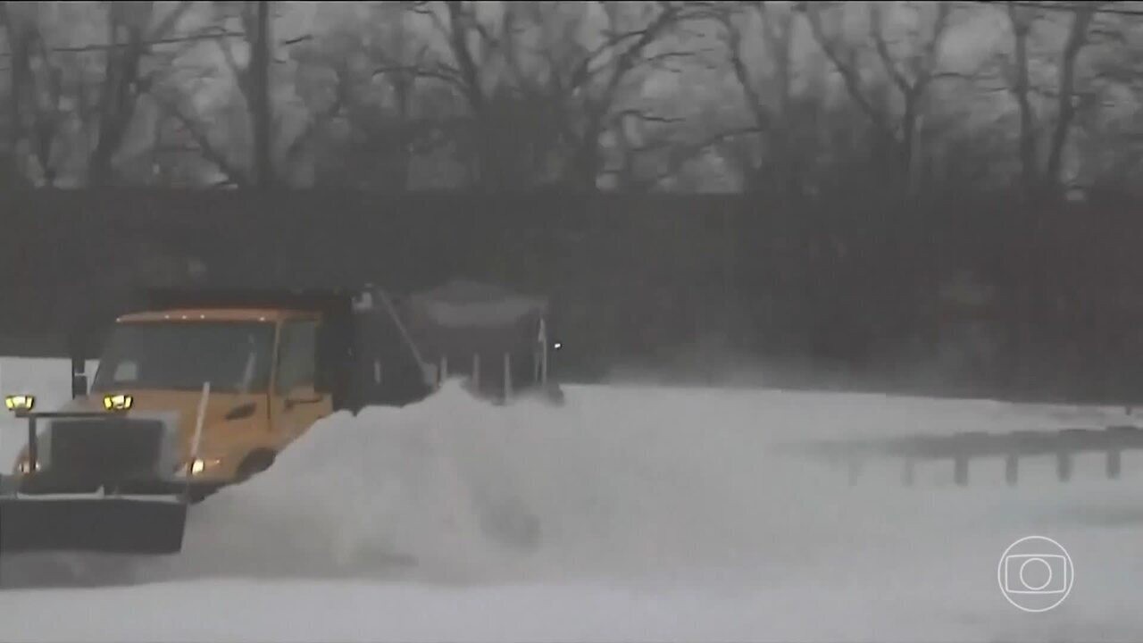 Tempestade de inverno nos EUA deixa 30 mortos e 500 mil sem energia