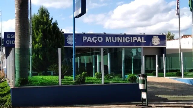 TCE aponta irregularidades em contrato entre Prefeitura de Buri e empresa de pavimentação; ex-prefeito foi multado