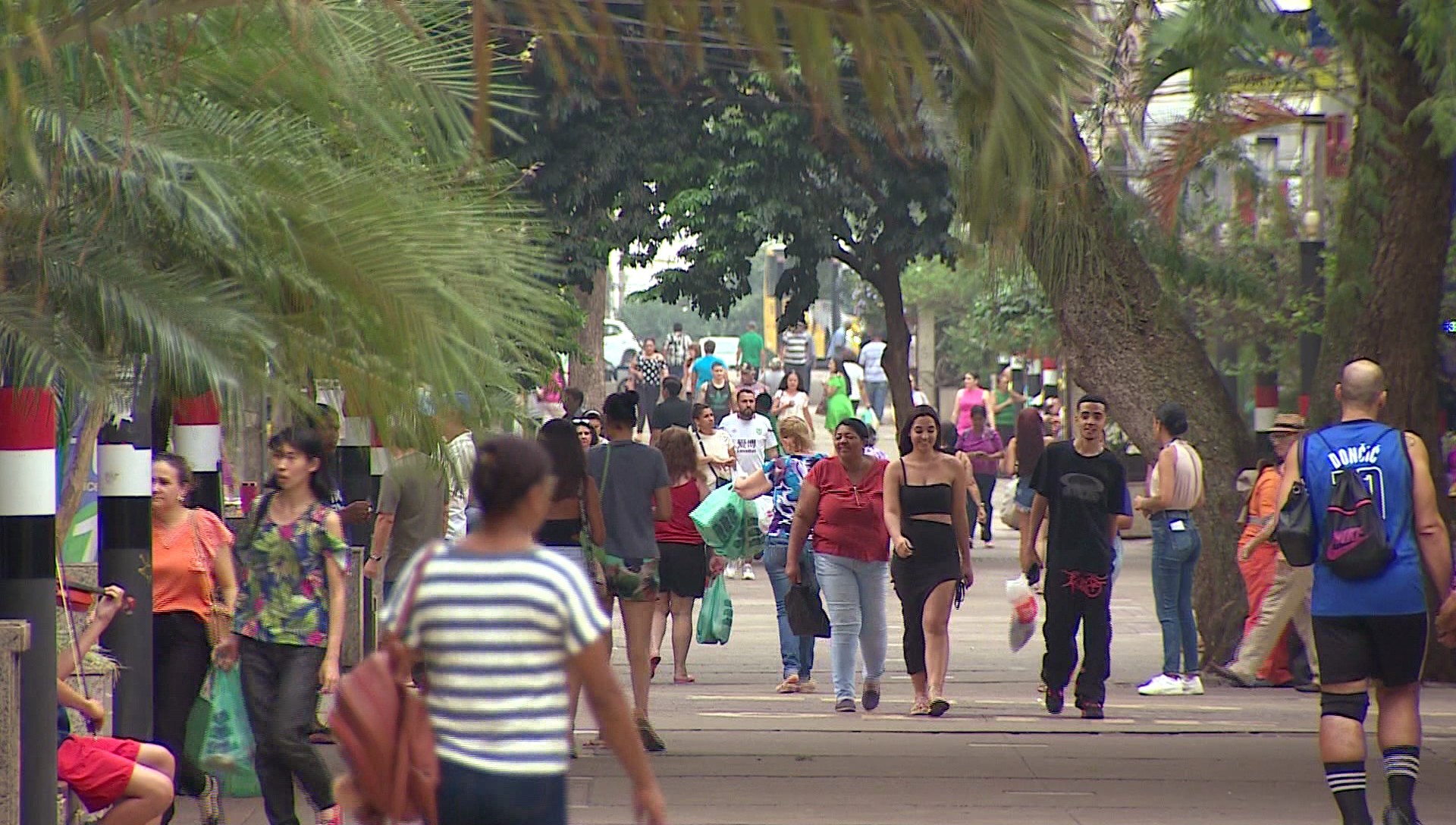 Comércio funcionará das 8h às 13h no feriado nacional de 12 de outubro em Presidente Prudente