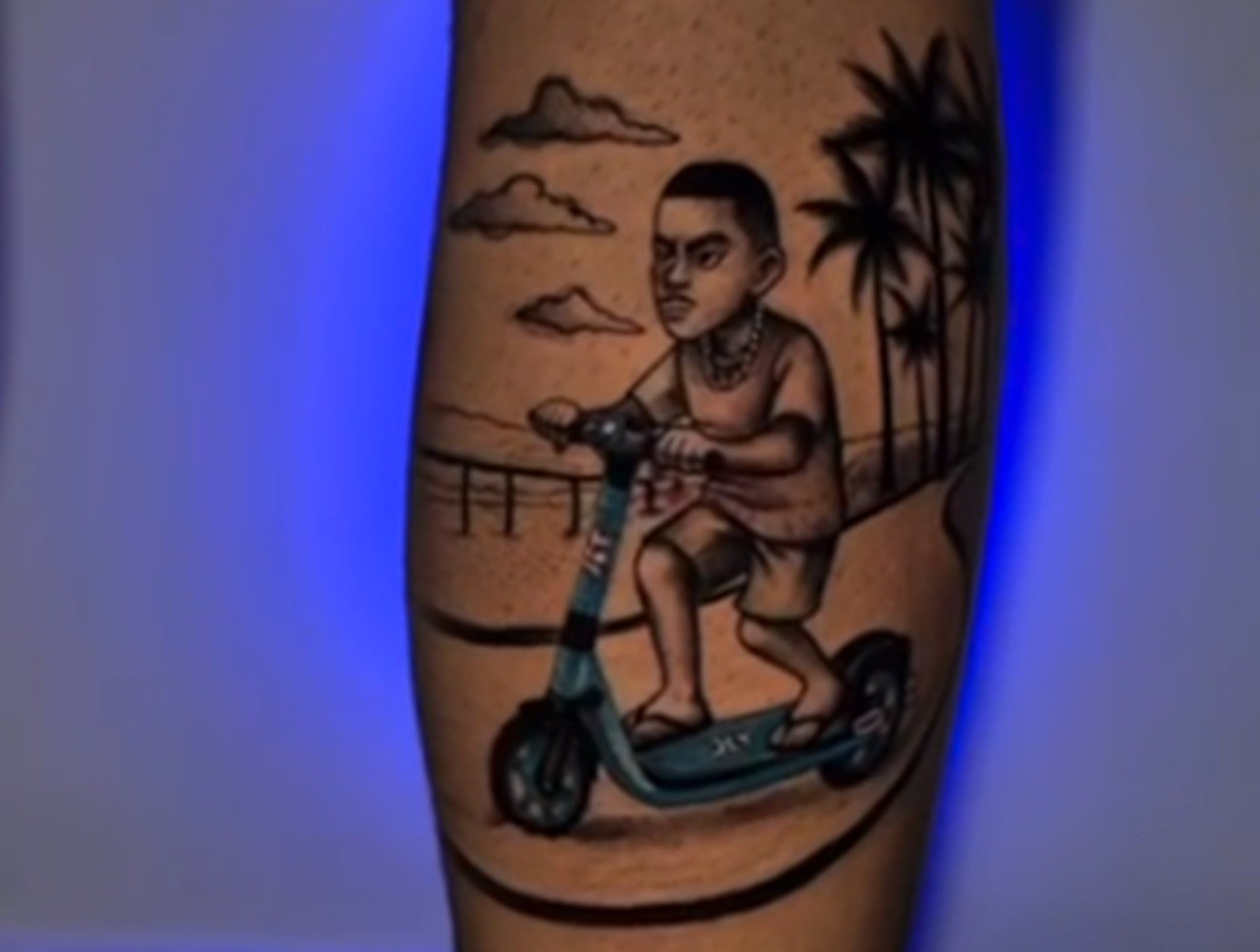 'Febre de patinetes' em Natal gera acidentes, música e até tatuagem