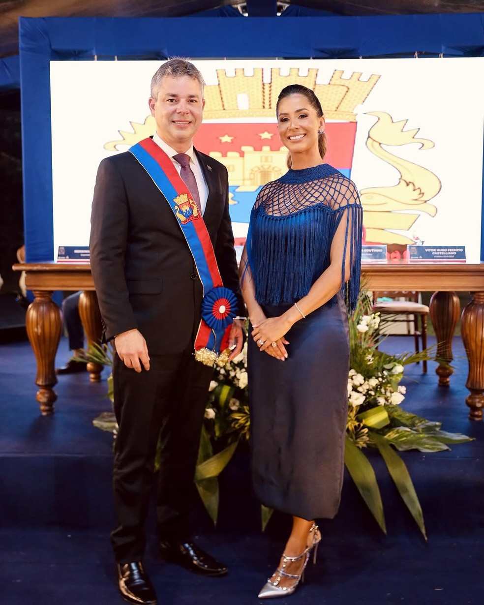 Prefeito de Cabedelo André Coutinho (Avante) e a vice-prefeita Camila Holanda (PP). — Foto: Reprodução/TV Cabo Branco