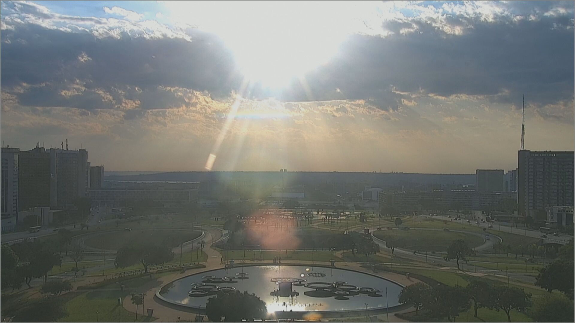 Previsão do tempo: semana será de sol e calor de até 32°C no DF