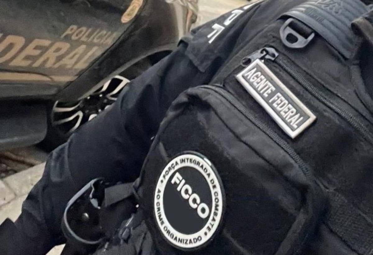 Polícia Federal deflagra operação contra grupo suspeito de tráfico, homicídios e comércio ilegal de armas na Bahia