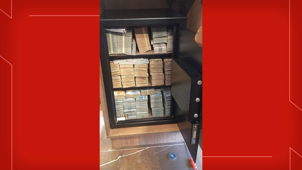 Dinheiro encontrado durante operação Hefesto, em Brasília — Foto: Divulgação