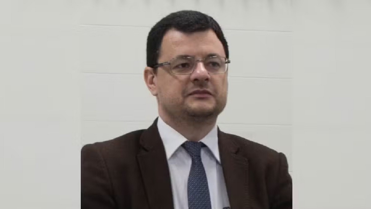 Defesa de professor da Unesp demitido após 44 denúncias de assédio alega surto psiquiátrico e bipolaridade