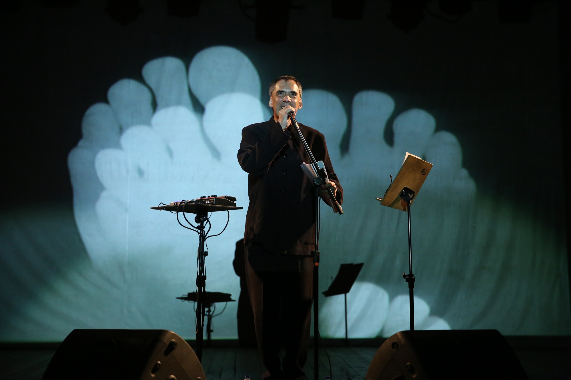 MUNDO UNIFOR: Arnaldo Antunes emociona plateia em performance poética
