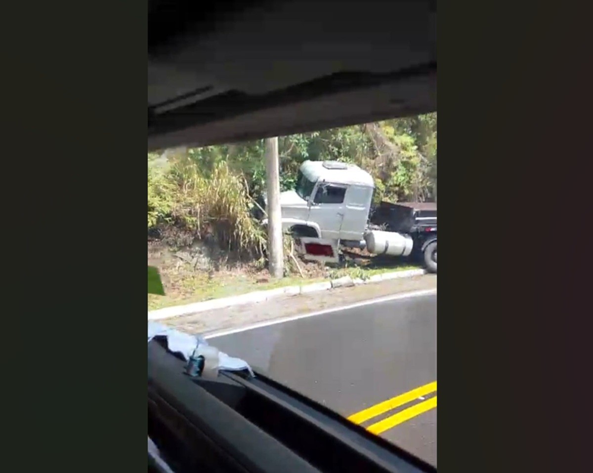 Moradores de Nova Friburgo cobram retorno de radar após acidente na RJ-116