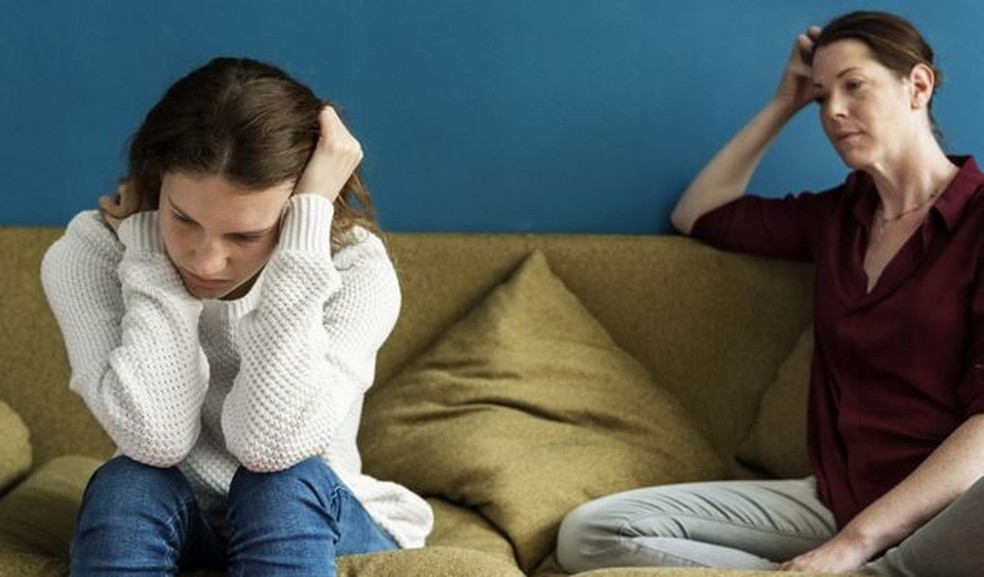M&atilde;es e pais sofrem de depress&atilde;o e ansiedade em n&iacute;veis semelhantes aos de adolescentes, mas problema costuma ser ignorado. &mdash; Foto: Getty Images via BBC