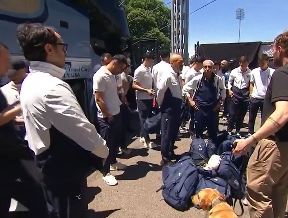 World Cup: USA receives selections with rigorous review; Mexico, with music and dance