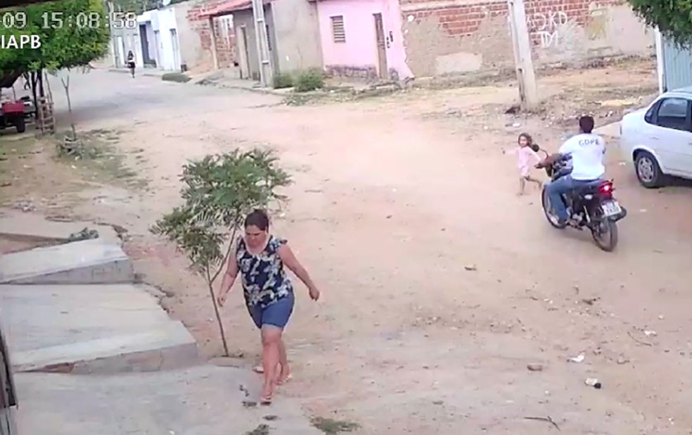 Motociclista foi preso por não prestar socorro à vítima — Foto: TV Cabo Branco/Reprodução