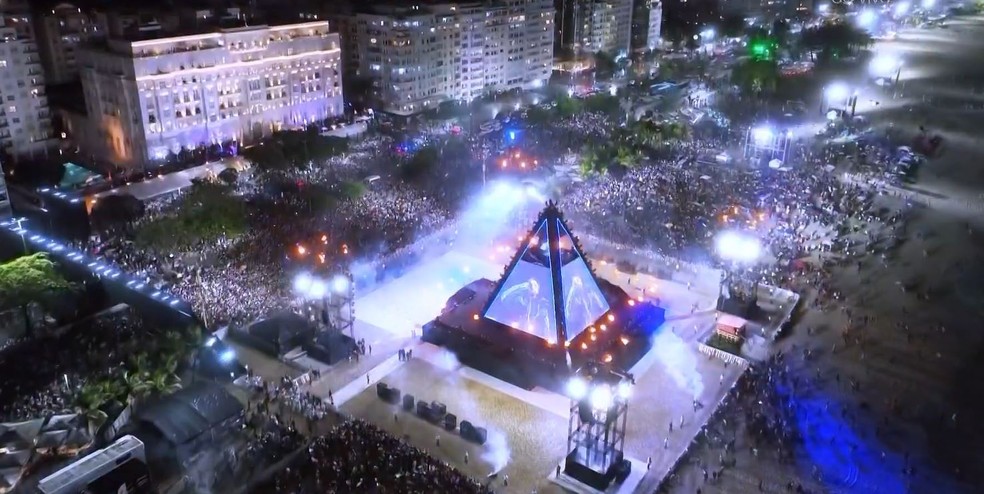 Alok se apresenta em Copacabana — Foto: Reprodução/Globoplay