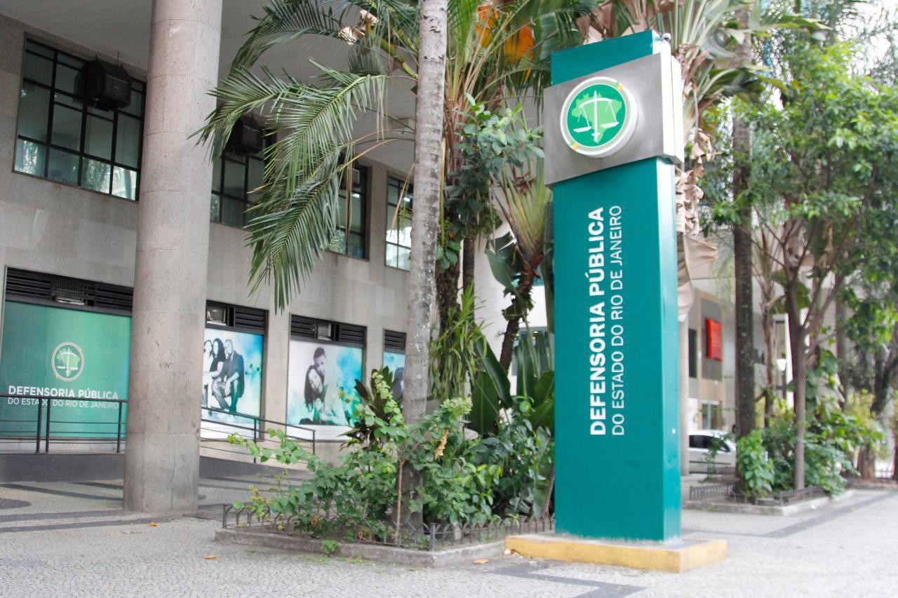 Estagiário é demitido após gravar vídeo de conteúdo sexual no prédio da Defensoria, no RJ