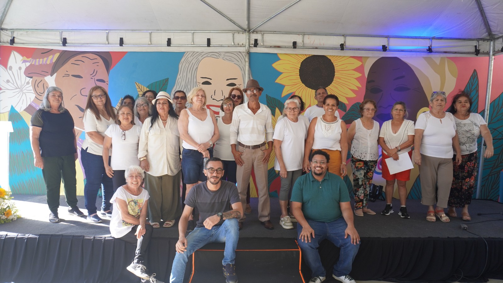 Lançamento do Projeto Floridade encanta idosos de Extrema em um evento especial