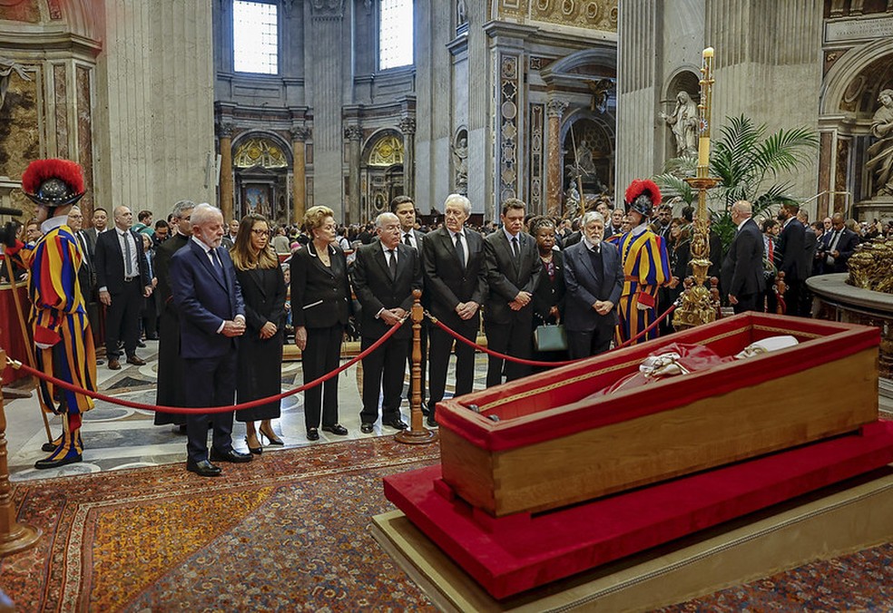 A primeira-dama acompanhou o presidente brasileiro e uma comitiva de ministros e representantes do Legislativo e Judiciário ao velório do Papa Francisco. — Foto: Ricardo Stuckert/PR