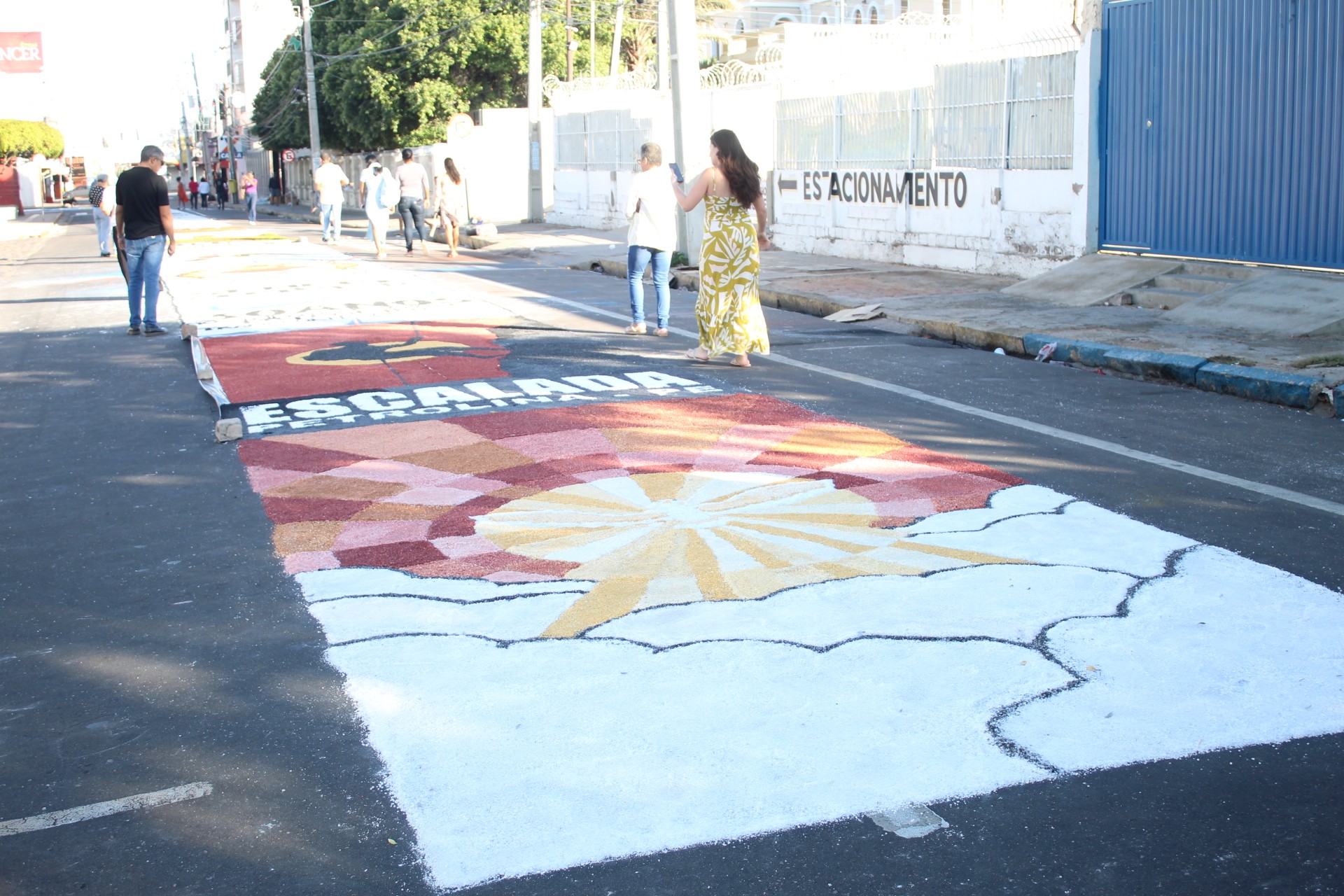 Tapetes de Corpus Christi transformam ruas de Petrolina em manifestações de fé e devoção
