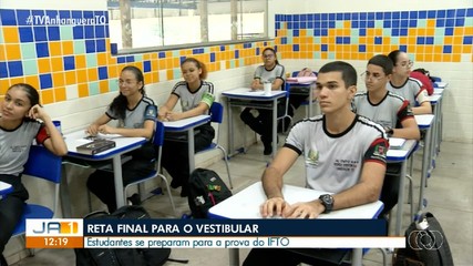 Estudantes se preparam para vestibular do IFTO