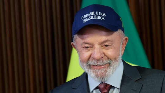 Em artigo no New York Times, Lula diz a Trump que Brasil está aberto a negociar, mas que 'soberania e democracia não estão na mesa' - Lula reconheceu que a reindustrialização e a recuperação de empregos nos EUA são objetivos legítimos, mas criticou a adoção de medidas unilaterais, classificando-as como “remédios equivocados”.