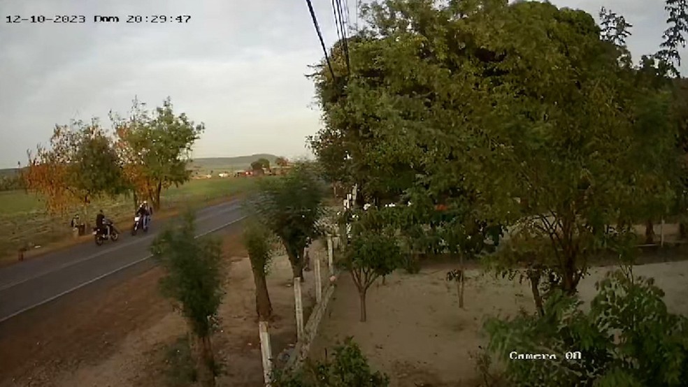 Dois homens morrem e uma mulher fica gravemente ferida em colisão entre motos em União — Foto: Reprodução